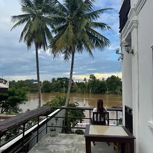 Maophasok River Side Luang Prabang